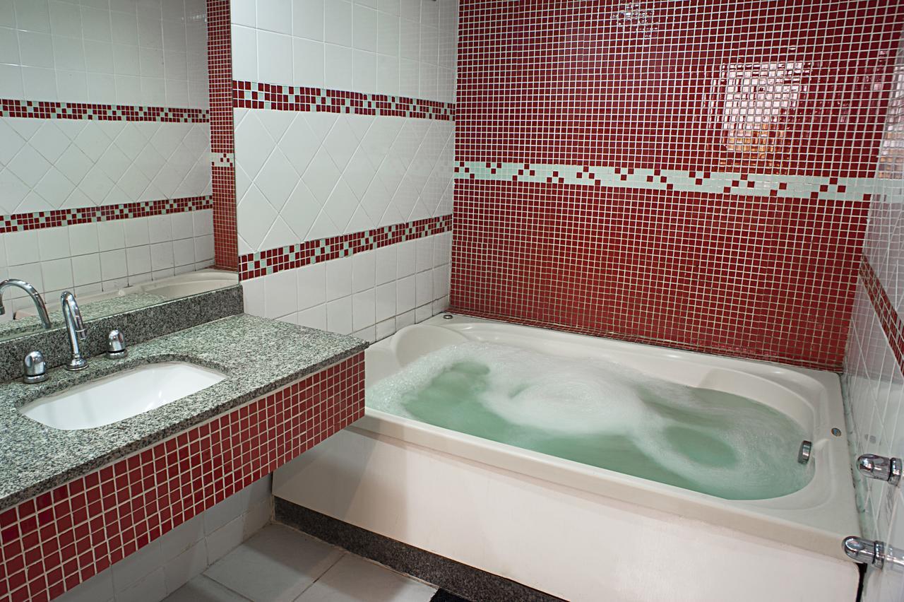 Queen Room Spa Bath