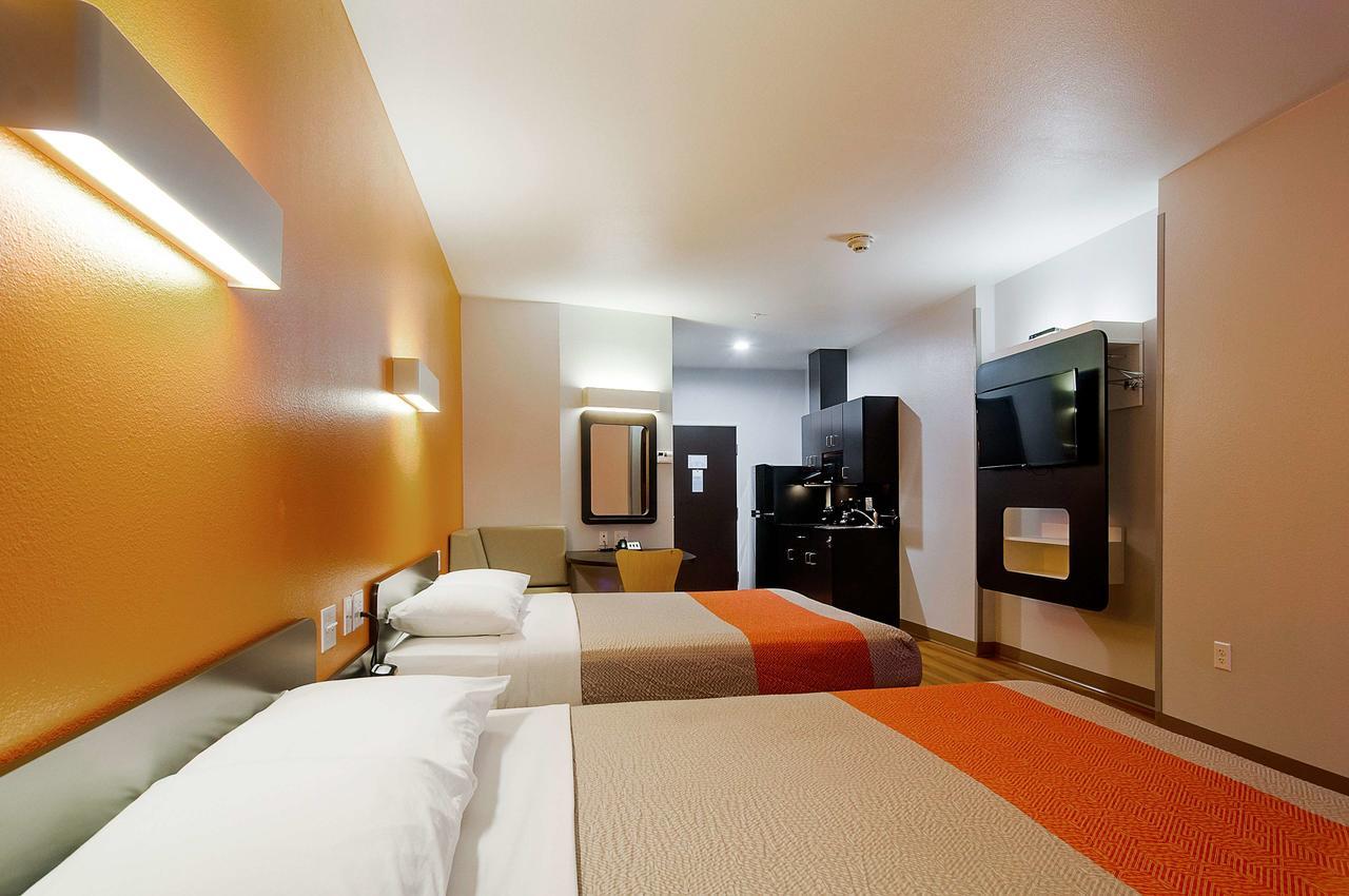 Queen Room Two Queen Beds Non-Smoking