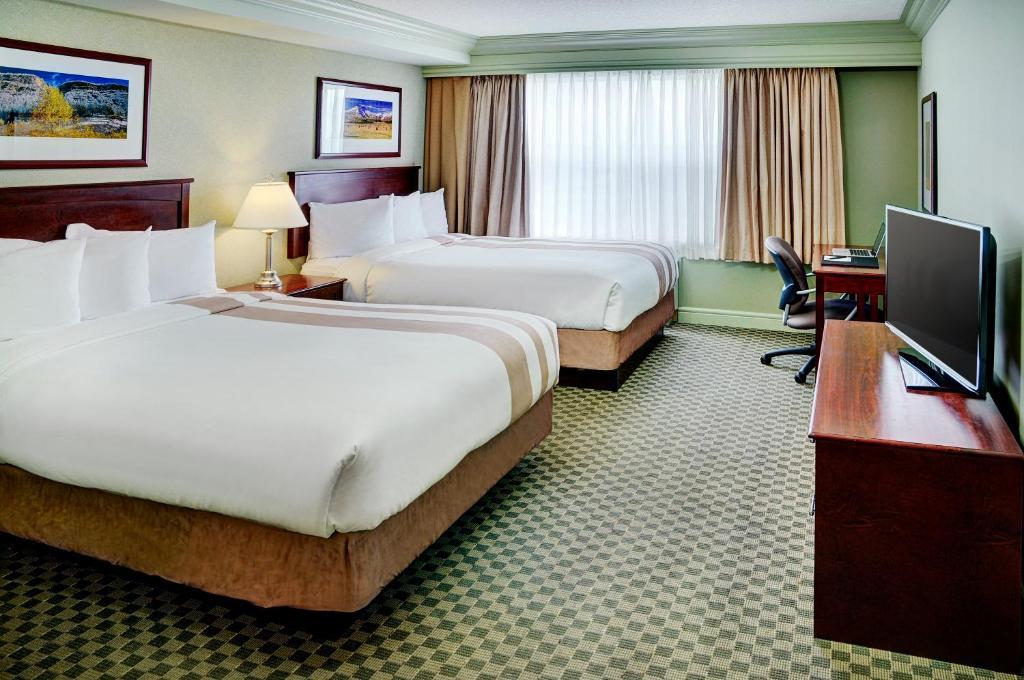 Queen Room with Two Queen Beds,64115509:JPEG