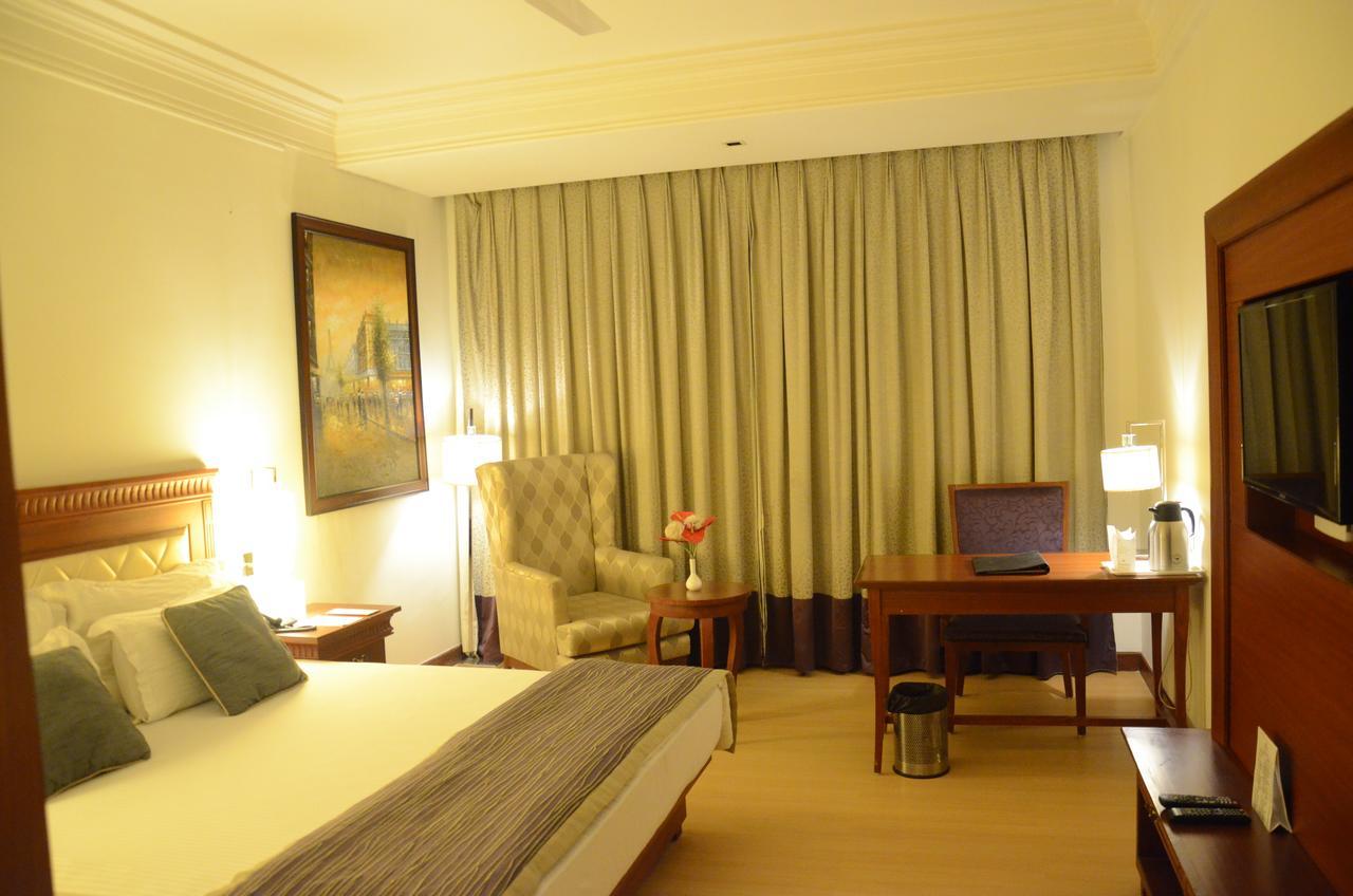 Royal Suite with Happy hours 2+1 on alcoholic Beverages from 11:00 AM to 6:00 PM, & Complimentary 2 pints beer