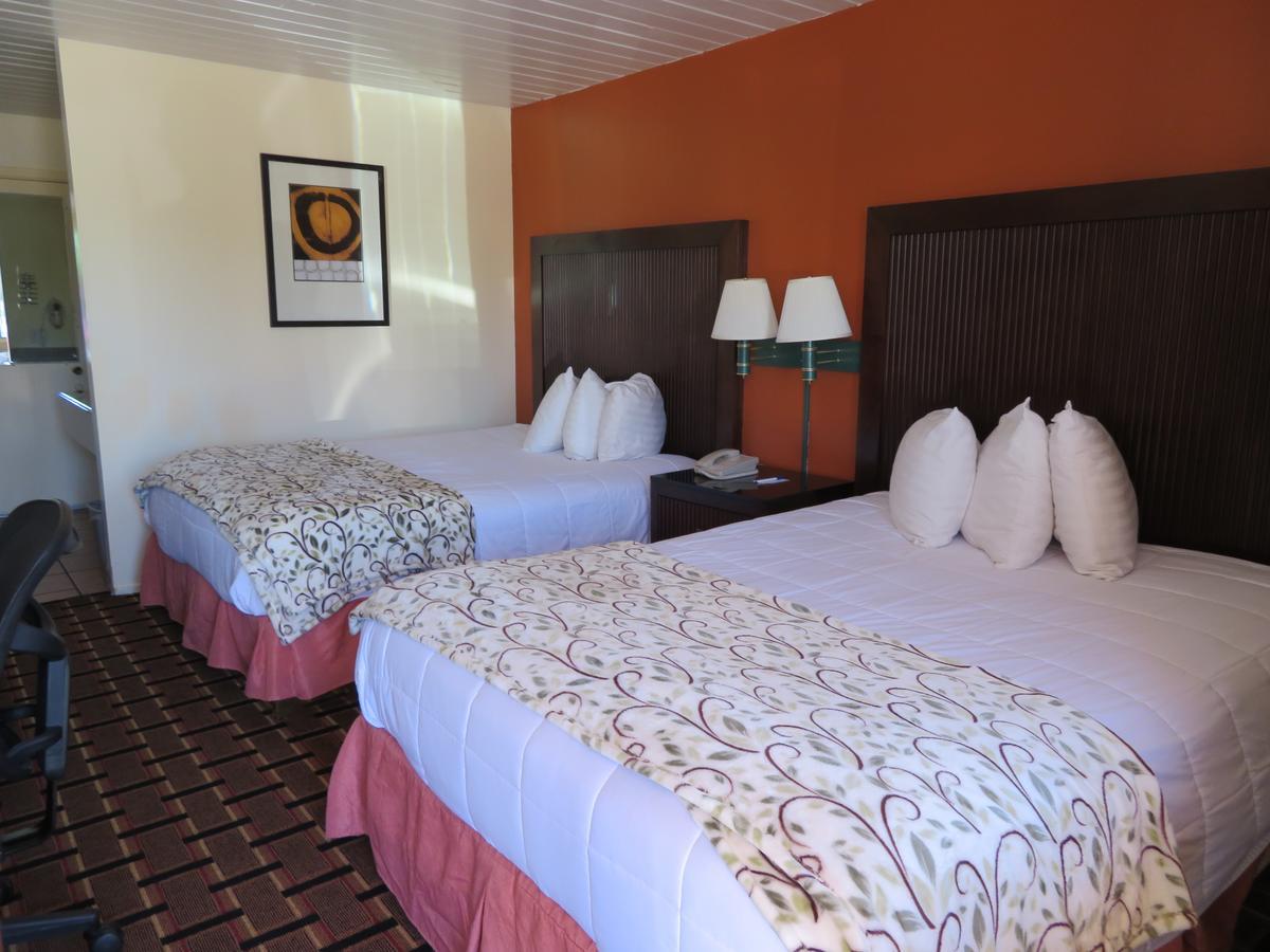 Queen Room Two Queen Beds Non-Smoking