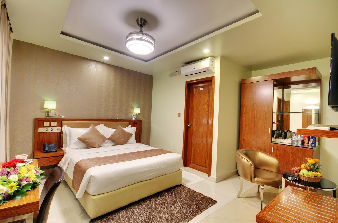 Superior Double Room Return Airport Transfer on Food & Beverage Spa