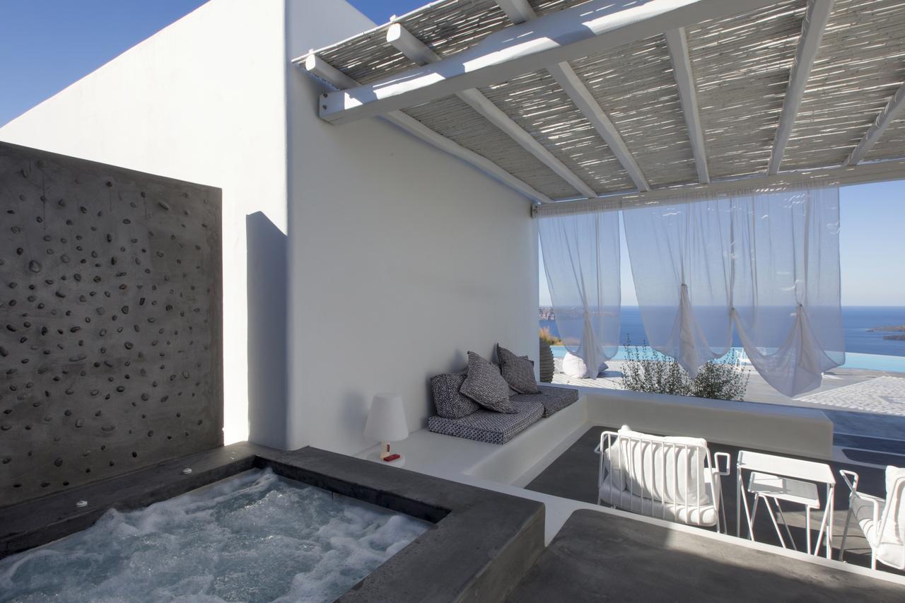 Split-level Suite Outdoor Whirlpool Caldera View