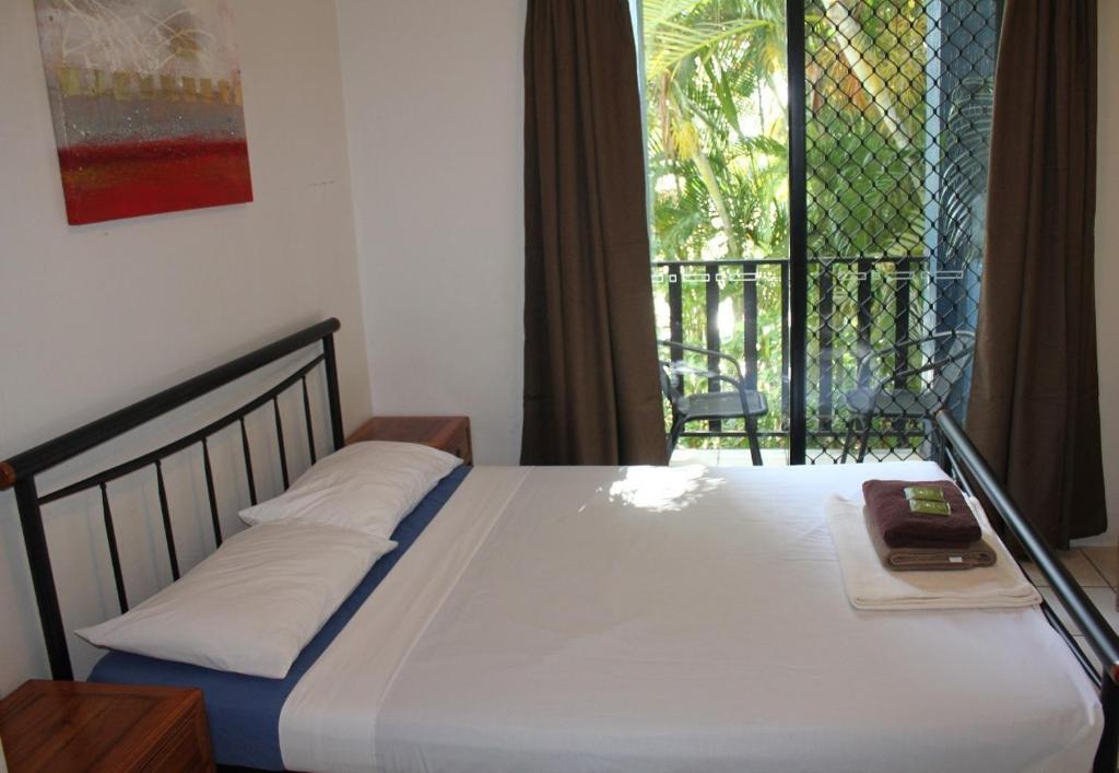 Colonial Queen Suite