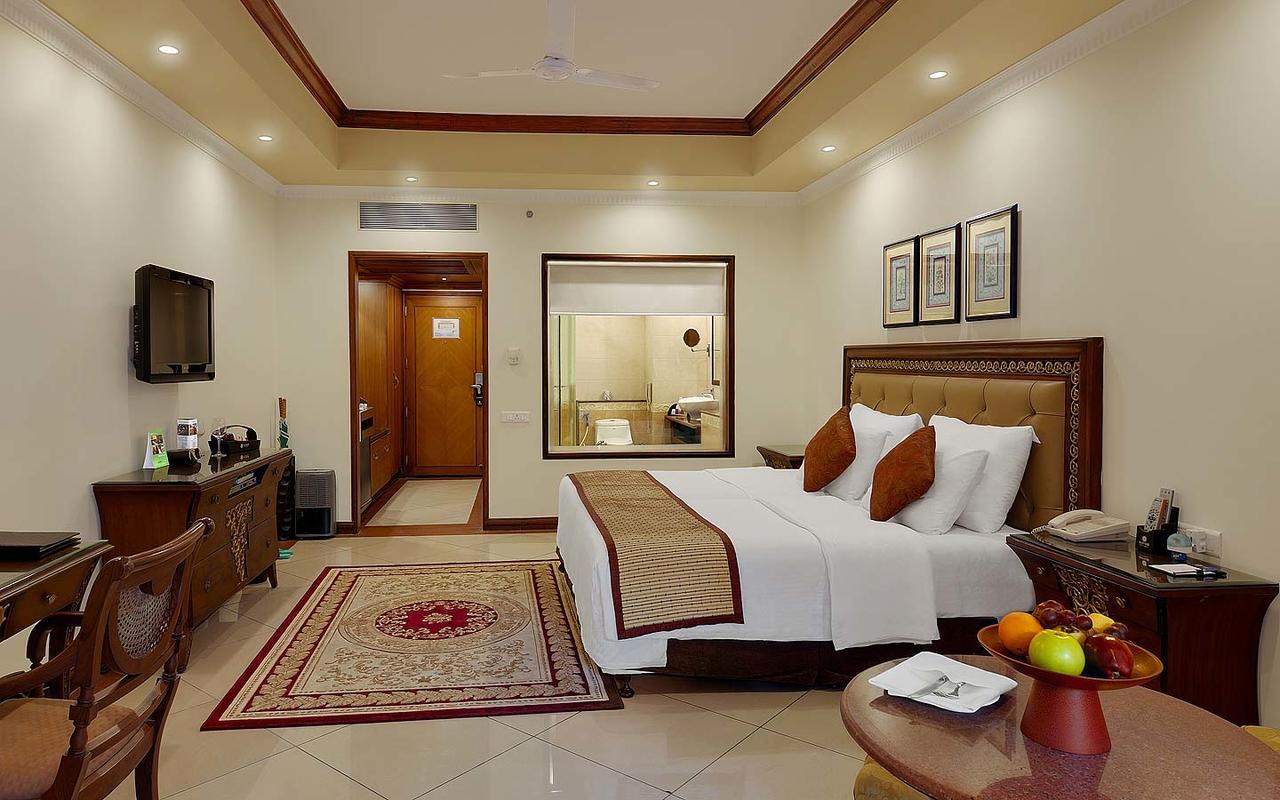 Club Room King on Foods & Soft Beverages* 