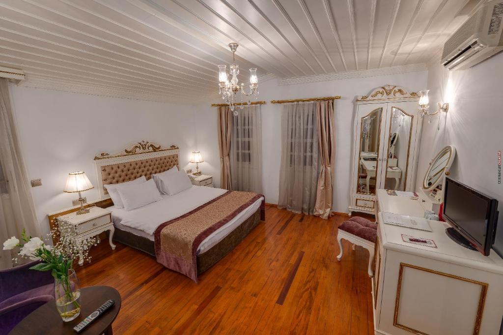 Superior Triple Room