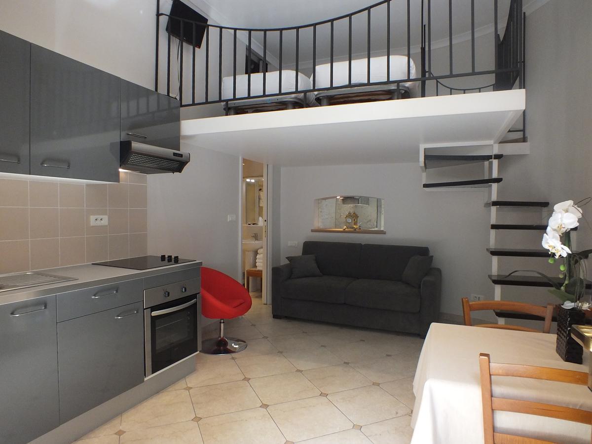 Studio Split Level