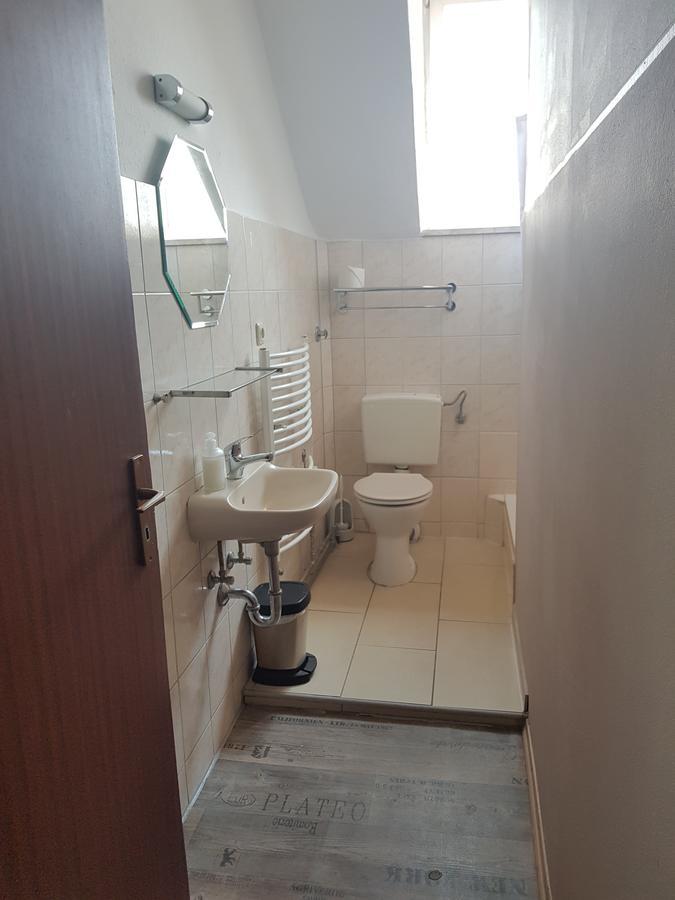 Twin Room with Private External Bathroom
