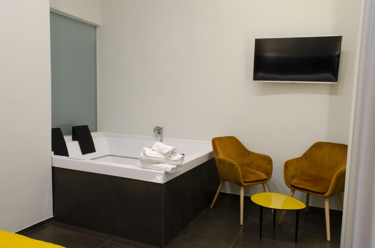 Queen Room with Spa Bath