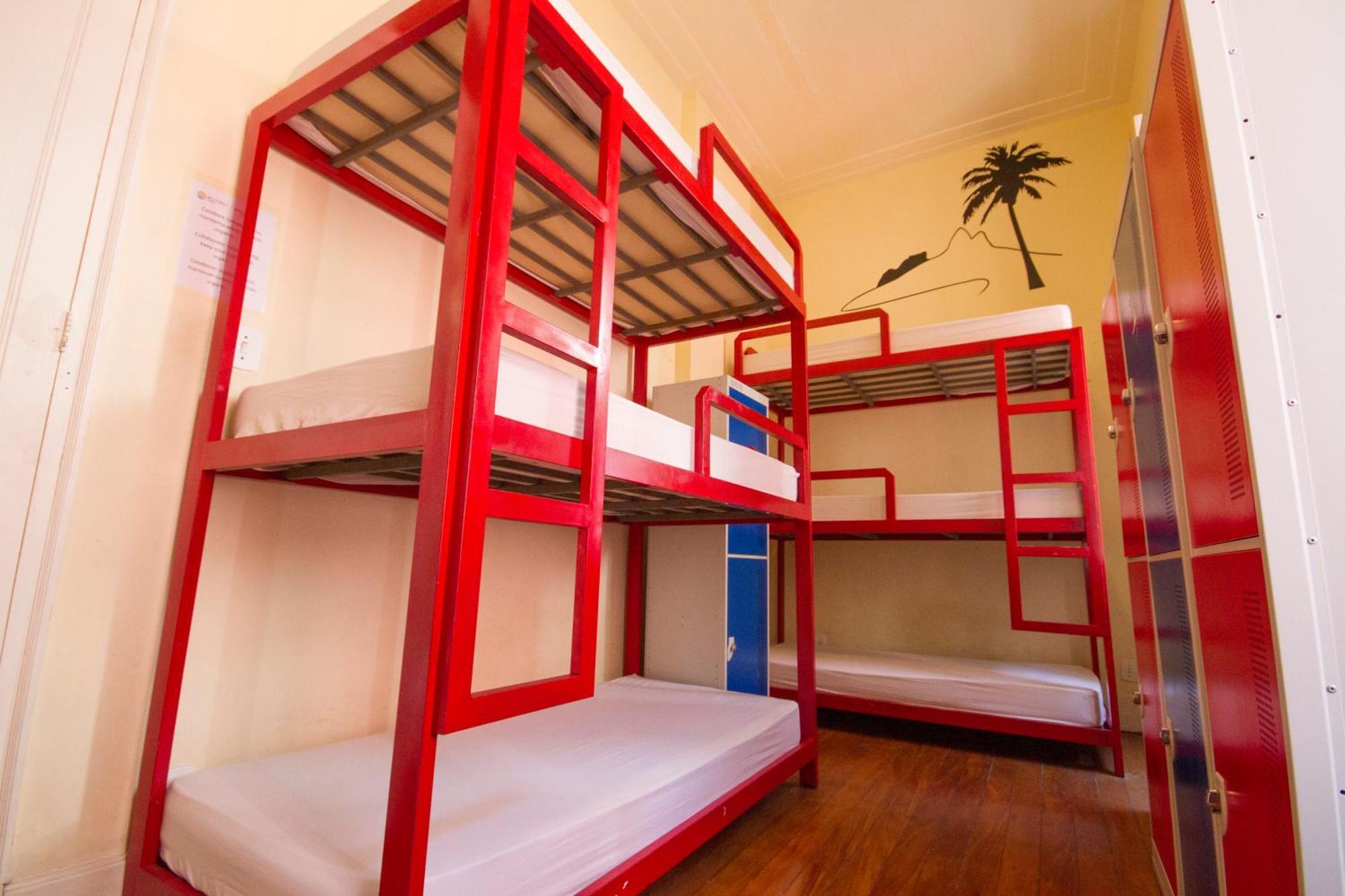 Bed 9-Bed Dormitory Room External