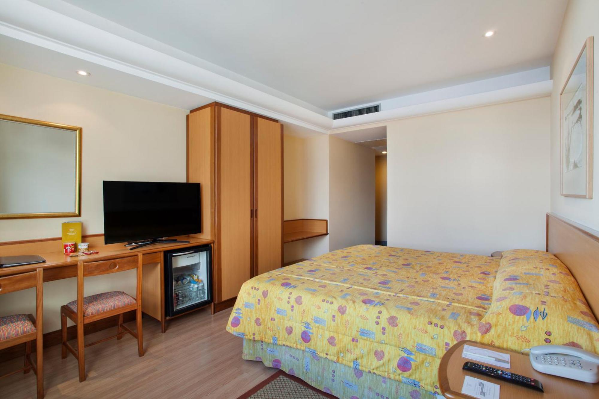 Executive Superior Room Bath