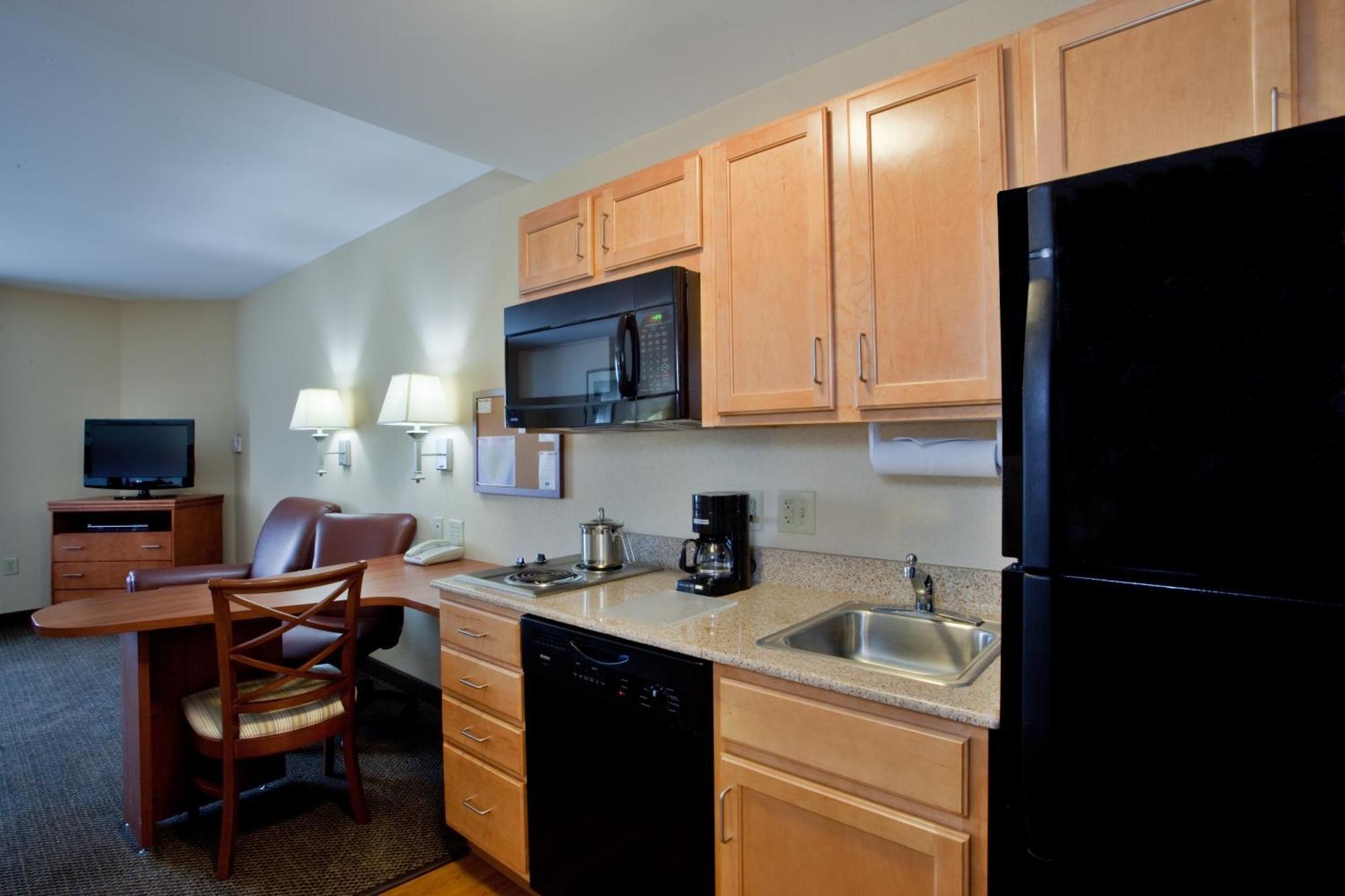 Studio Queen Suite
