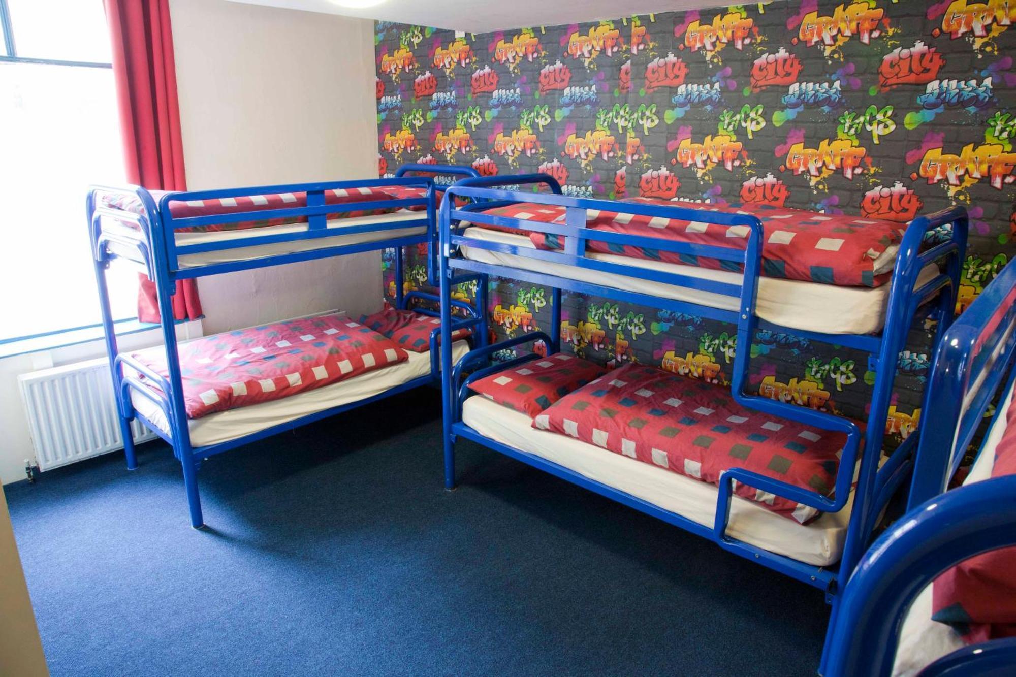 1 Bed a 6 Bedded Room Ensuite