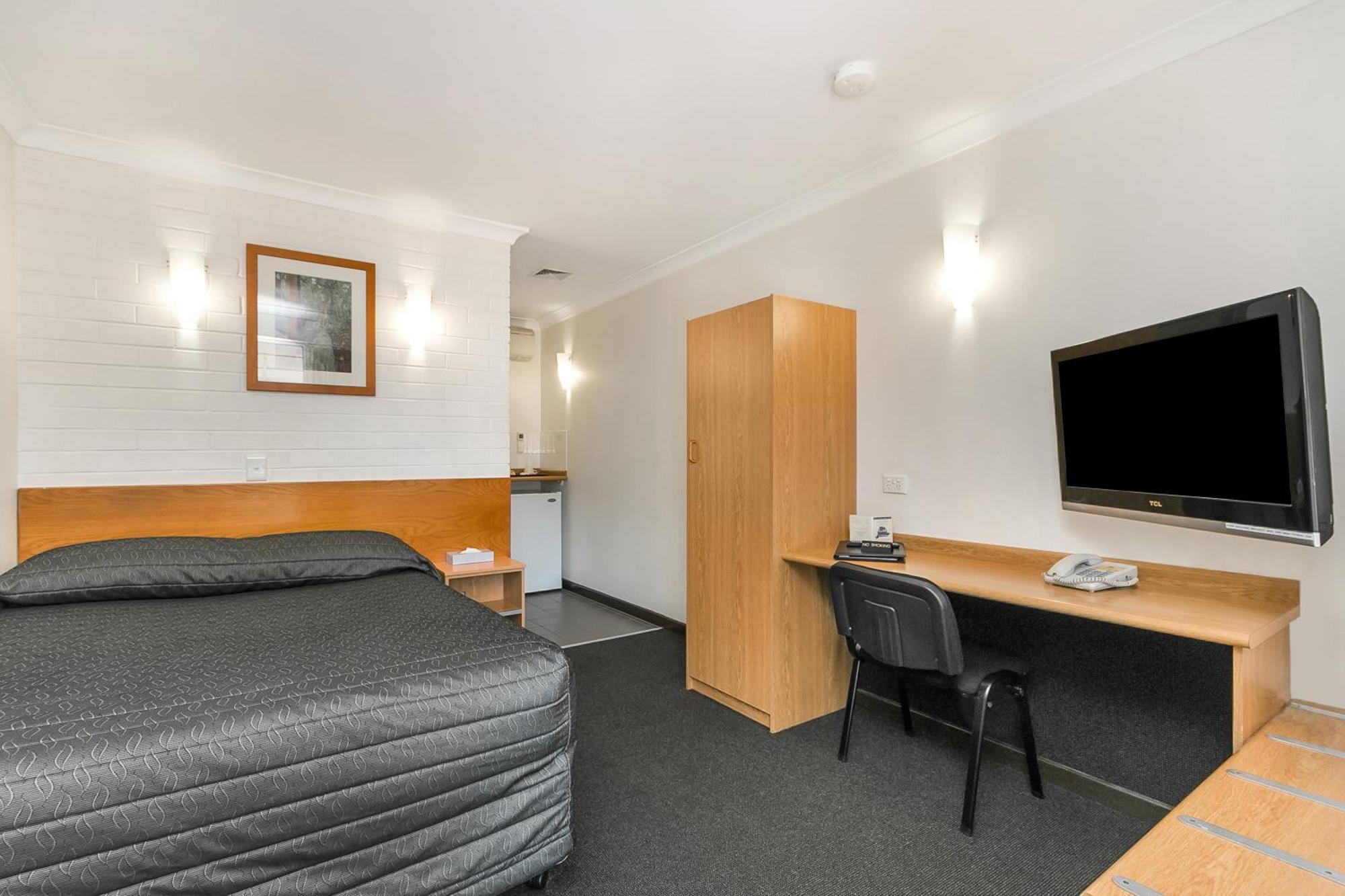 Double Room,691448355:JPEG
