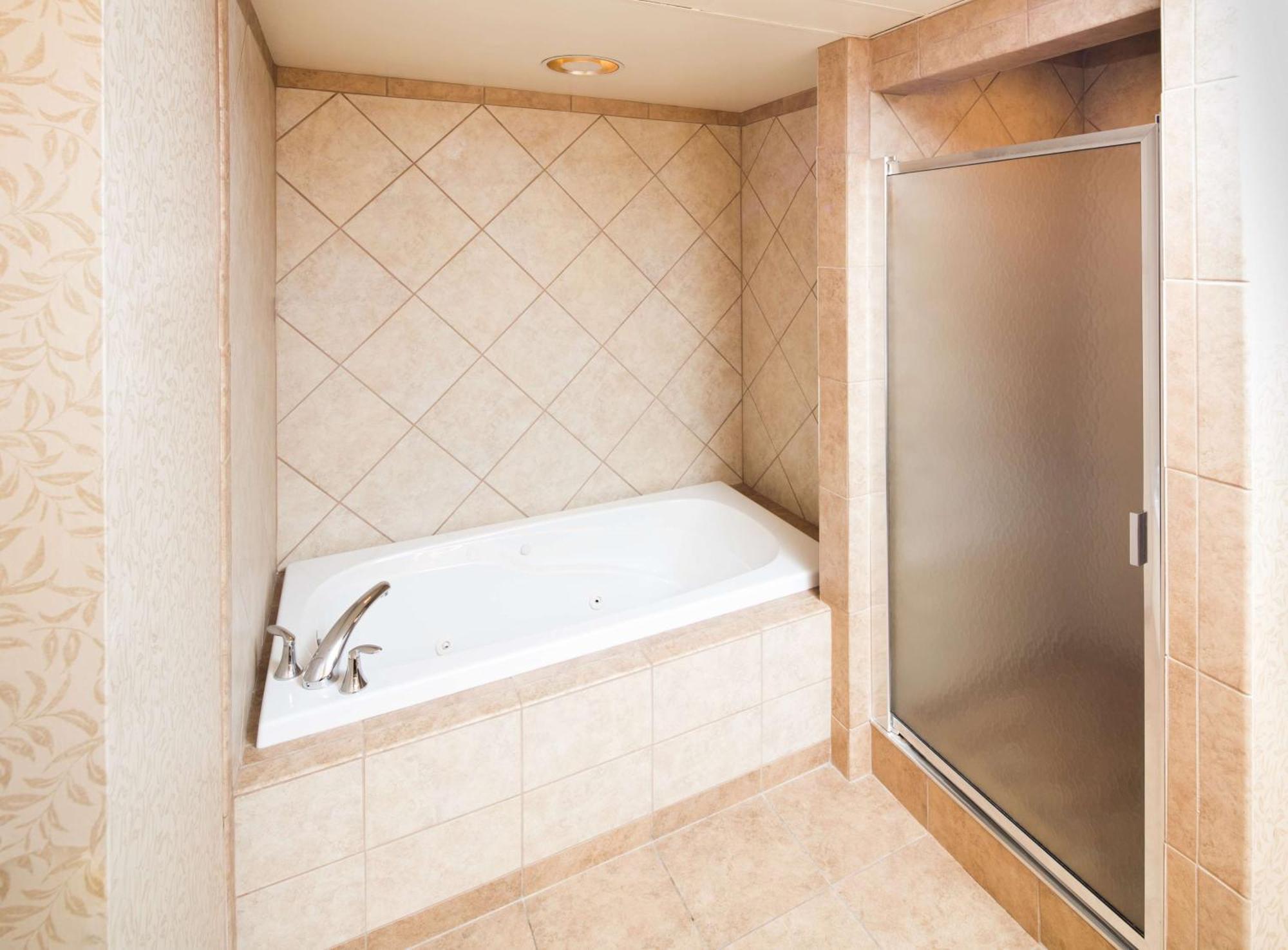 King Suite with Spa Bath