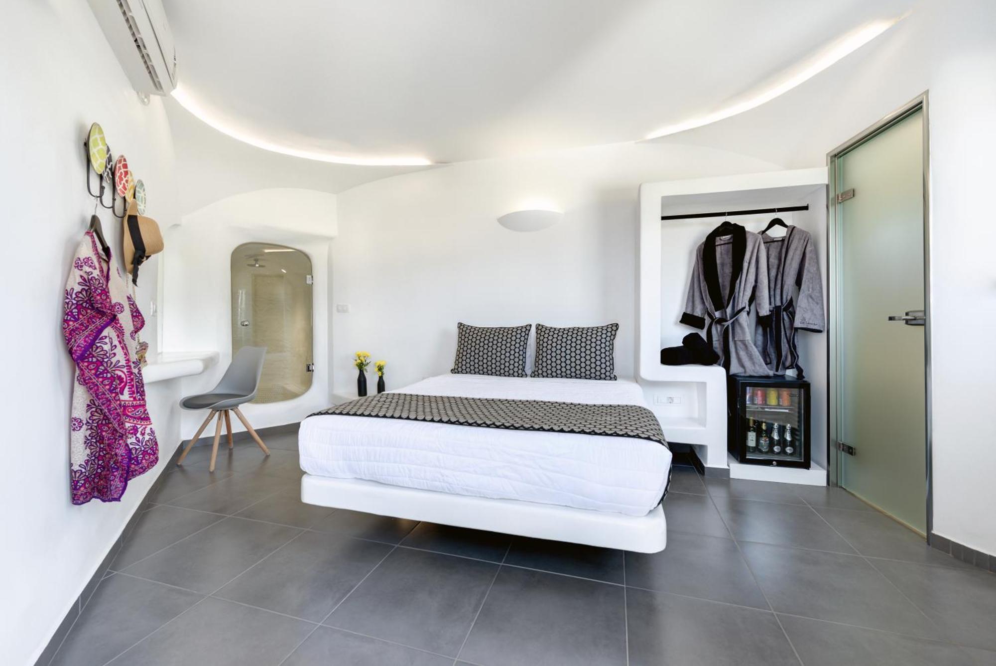 Suite Cave Hot Tub