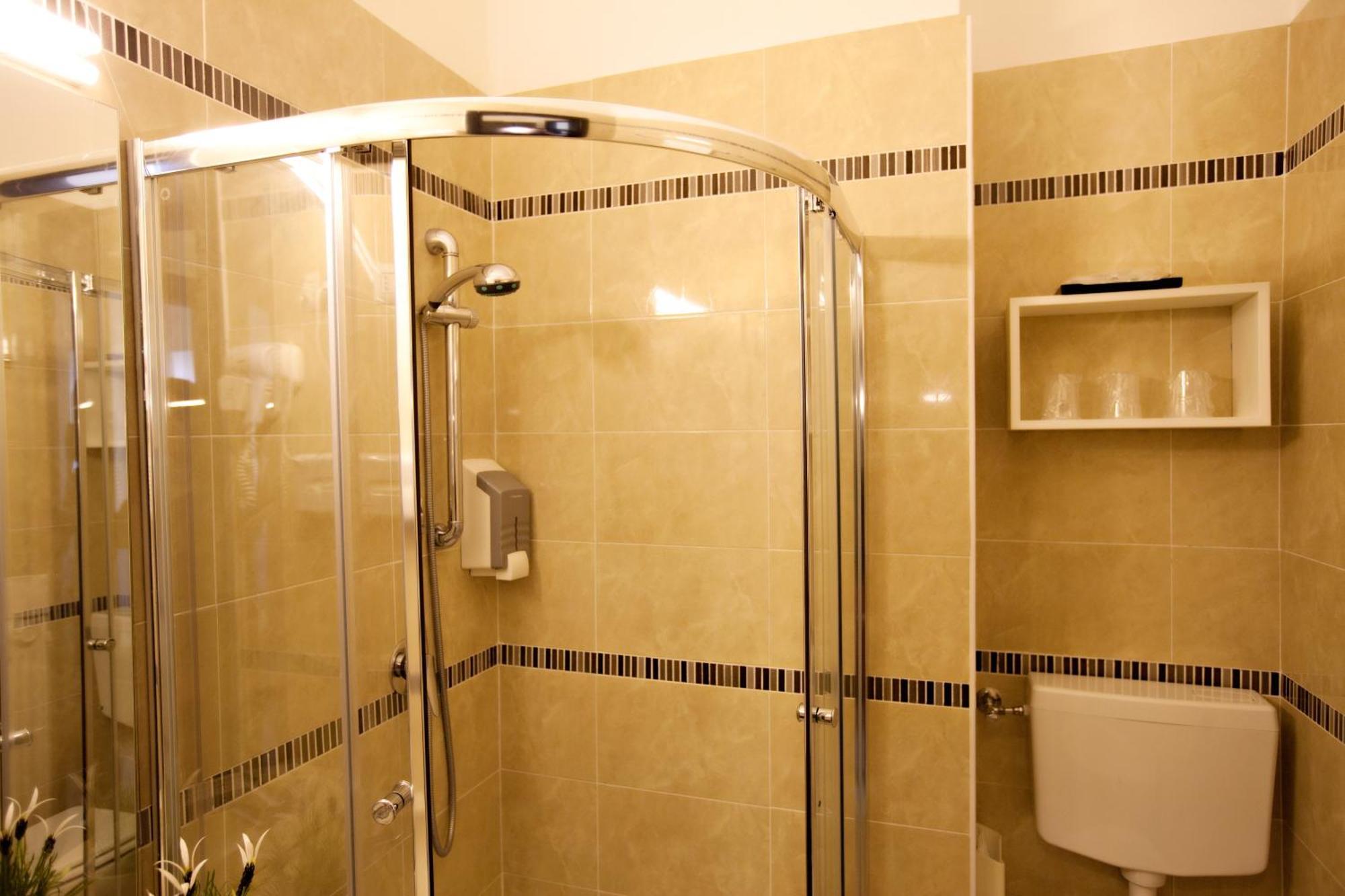 Triple Room with Shower
