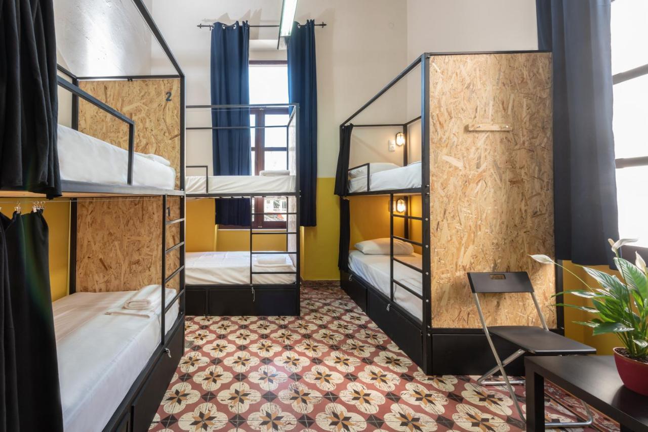 Bed in 6-Bed Mixed Dormitory Room