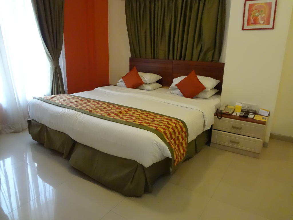 Executive Room King Bed on Food & Beverages Early check late check out upto 2 hrs subject to availability