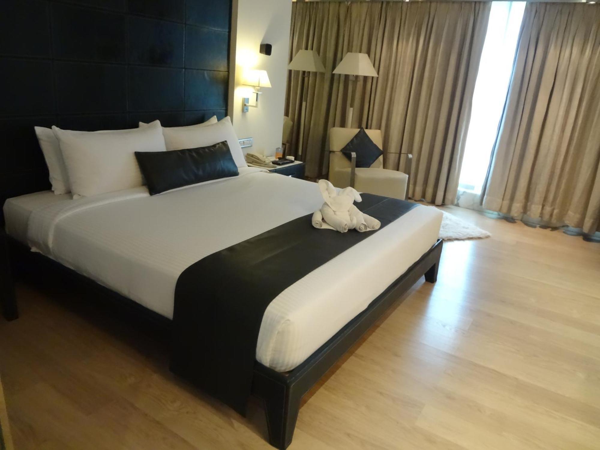 Suite Room - 20% Discount on Restaurant Food Al-a-carte order