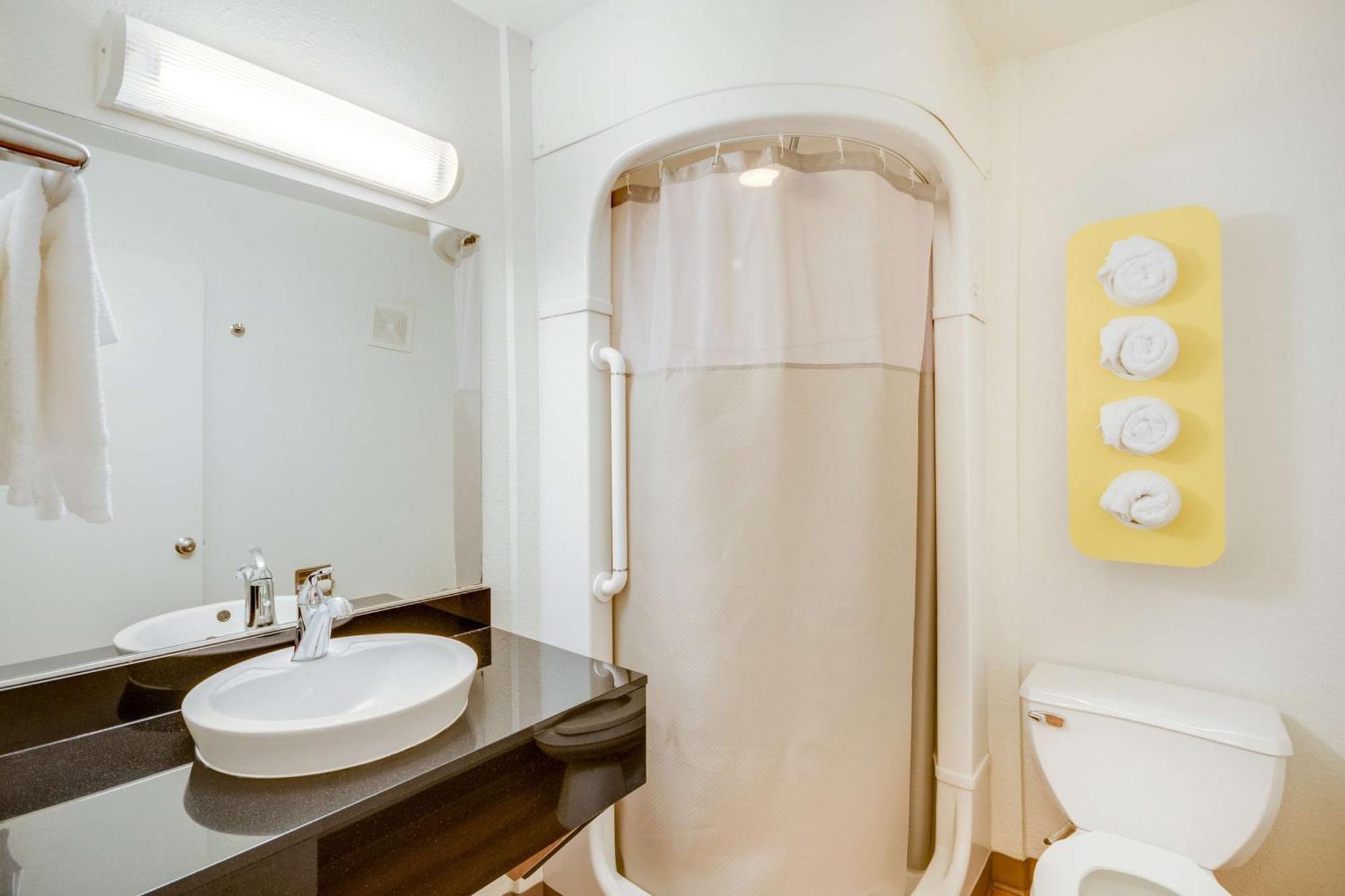 Deluxe Quadruple Room Smoking