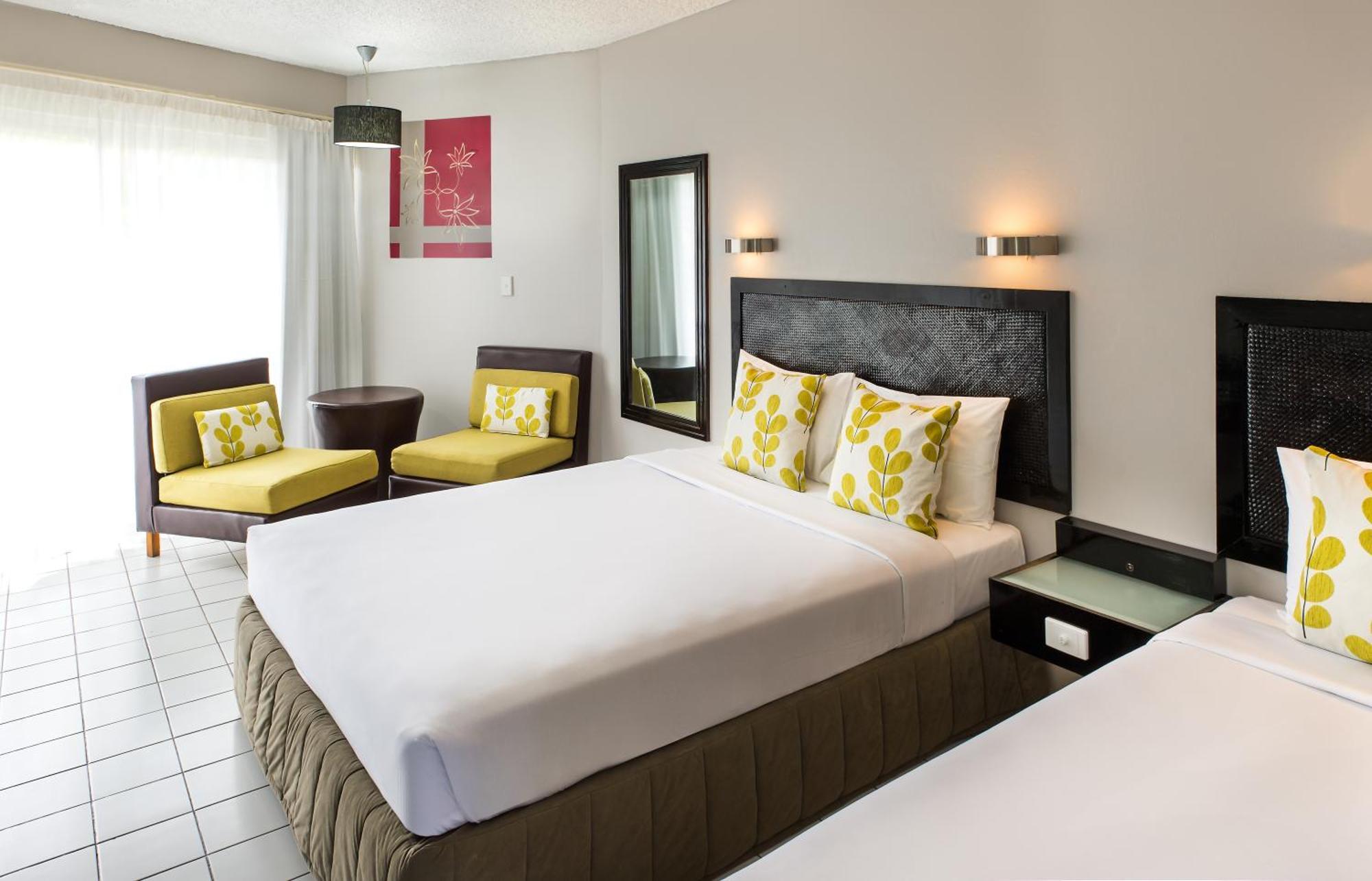 Deluxe Room with Queen and Single Bed