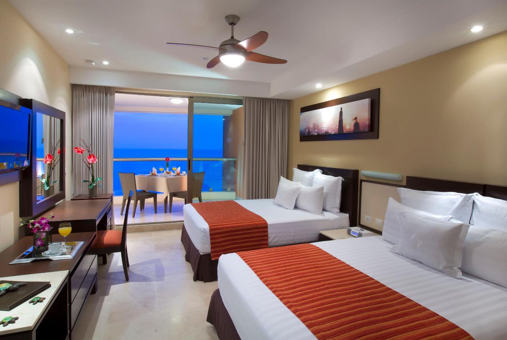 DELUXE OCEANFRONT