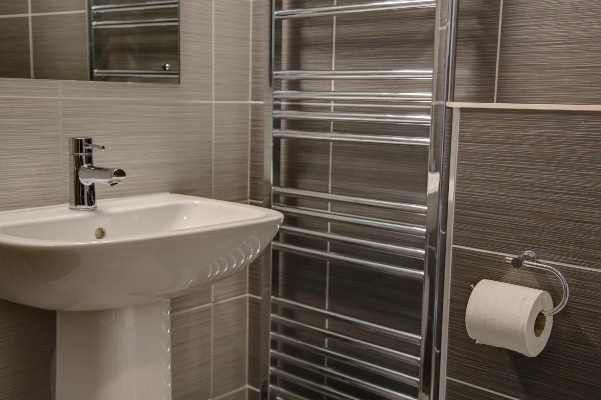 Standard Single Room,703502839:JPEG