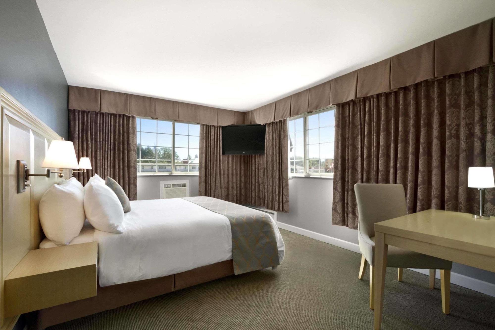 Premium King Bed Non-Smoking