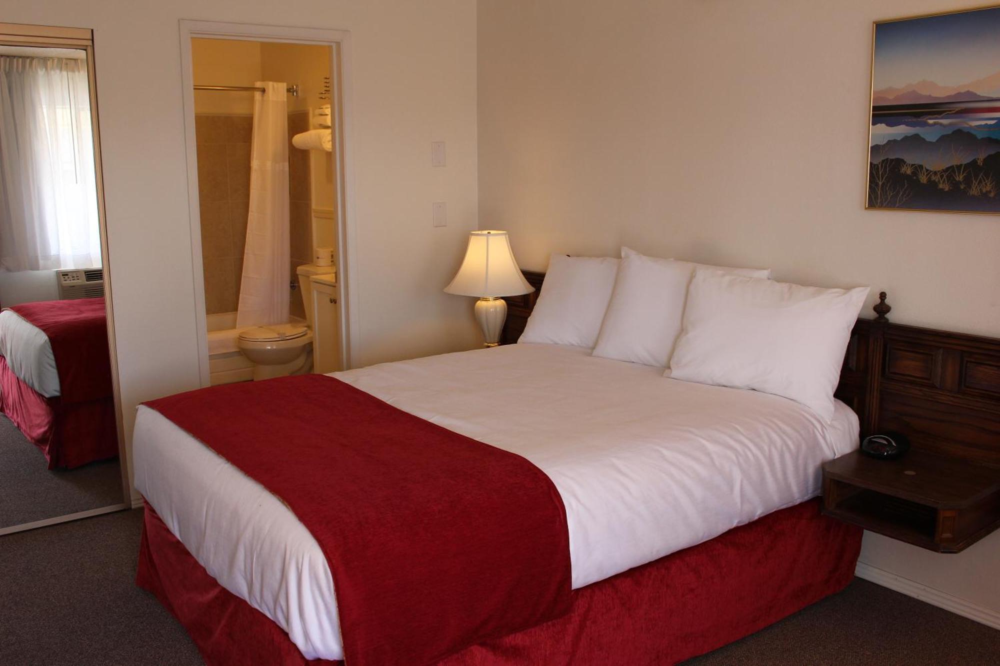 Standard Queen Room