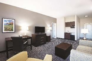 Suite Two Queen Beds Non-Smoking