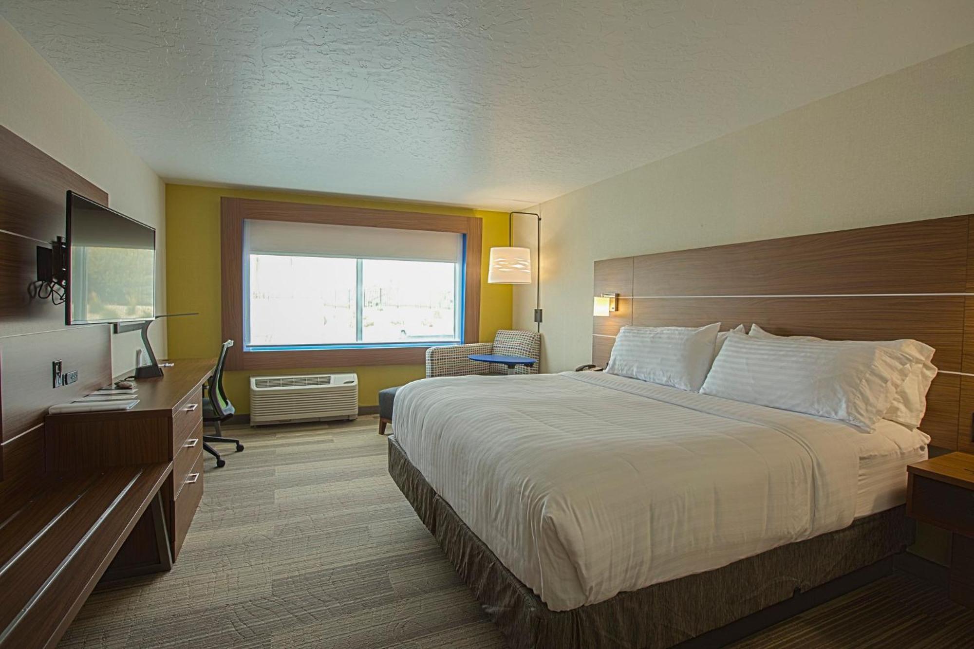 Standard King Room