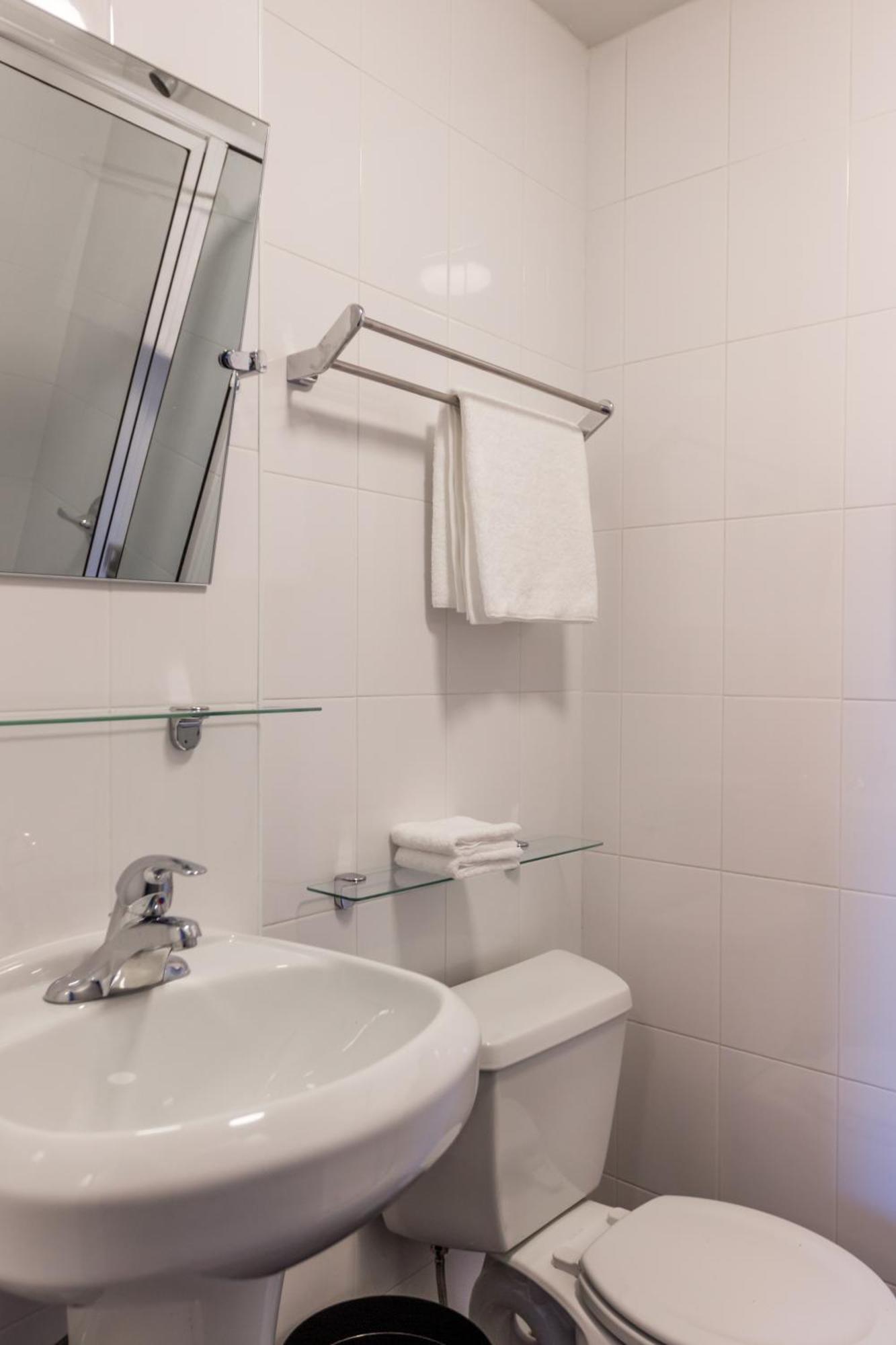 Standard Queen Room,824295422:JPEG