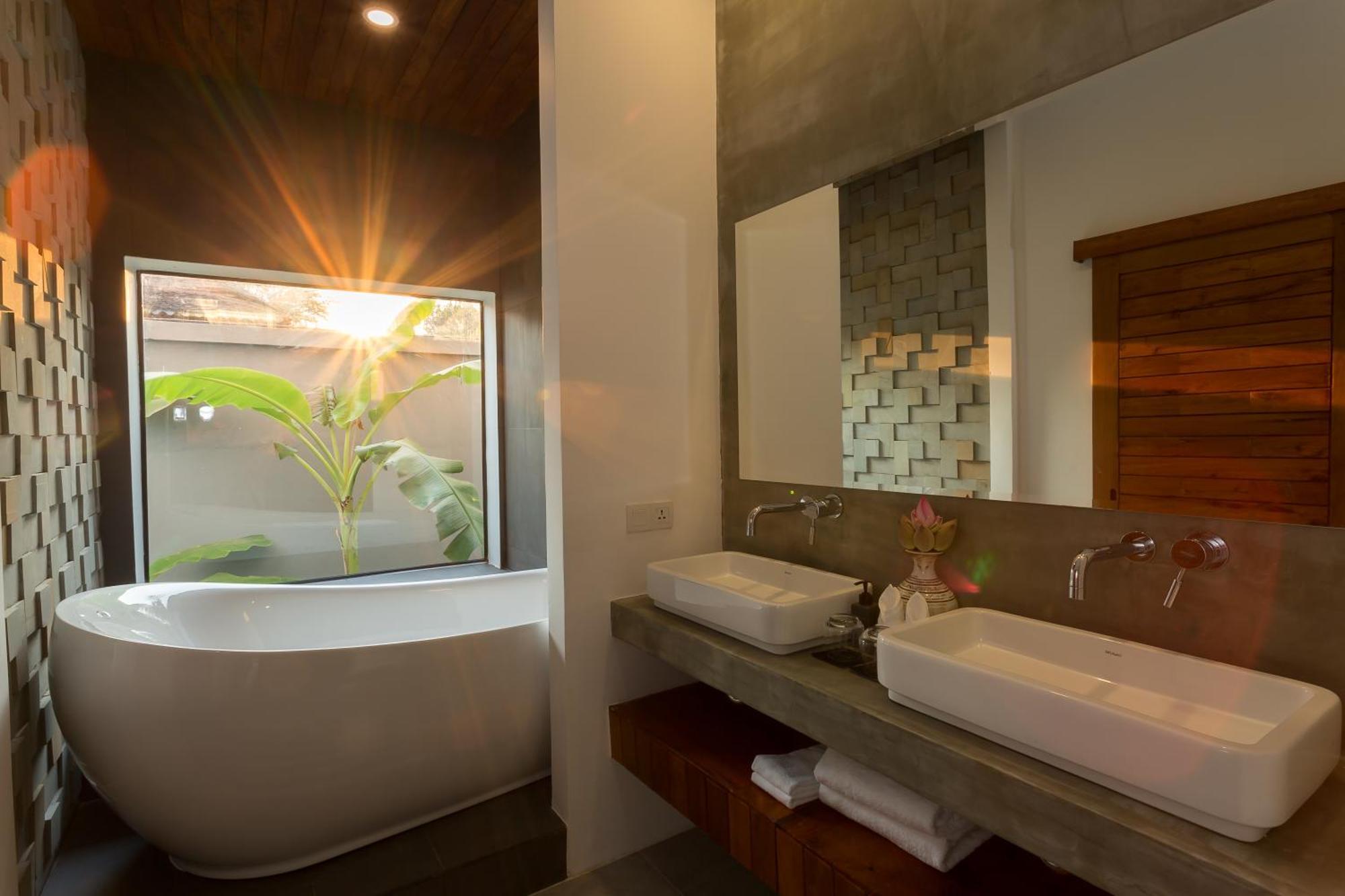 Junior Suite Daily 60mn Massage Laundry Airport Pick-Up Mini-Bar
