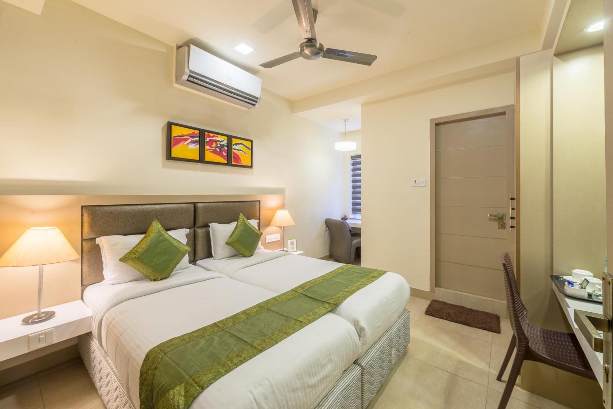 Standard Double Room,715326355:JPEG
