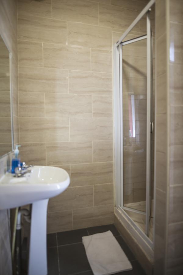 Twin room private Ensuite