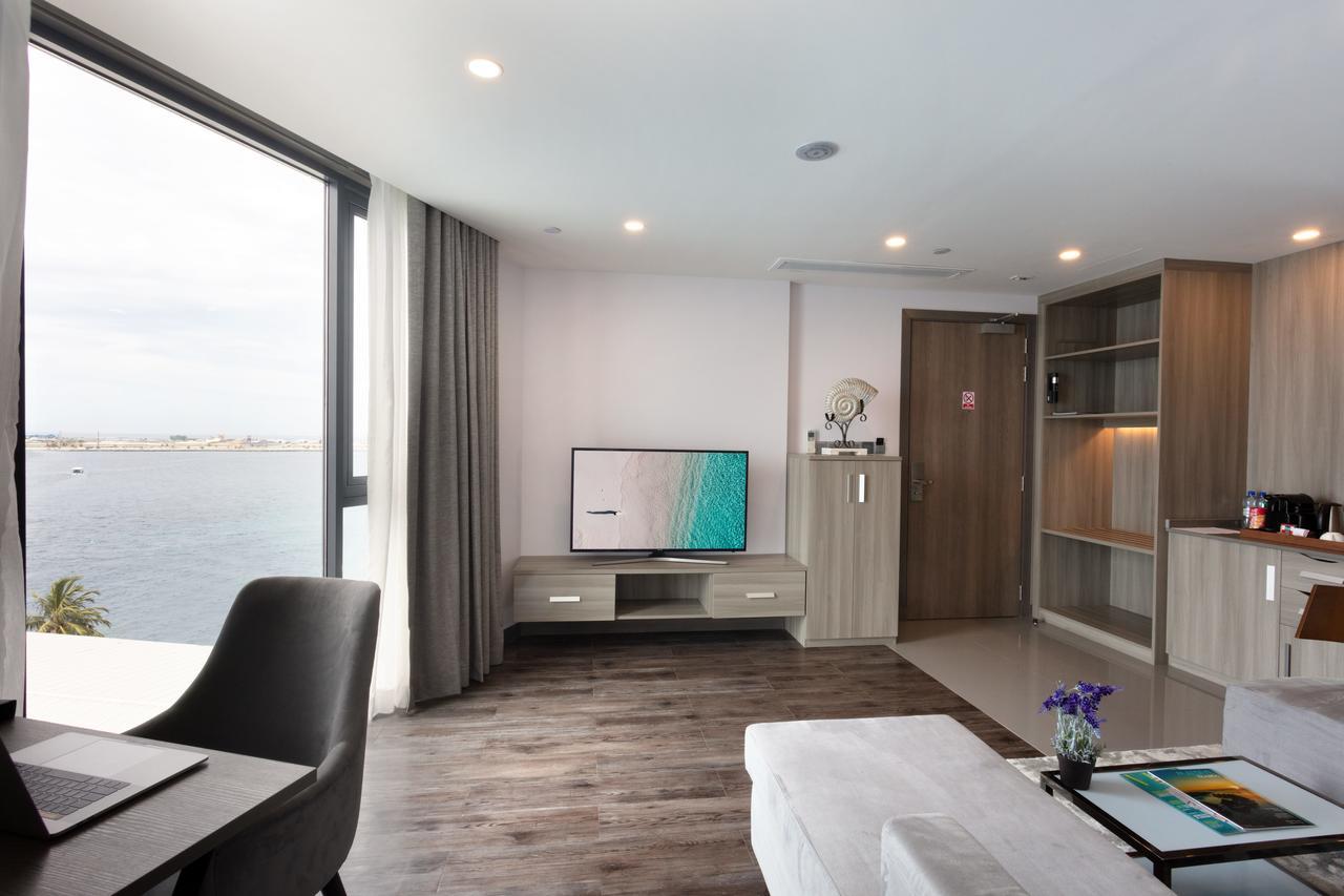 Executive Ocean View Suite (Free Return Airport Transfer & 10% off on Food & Beverage)