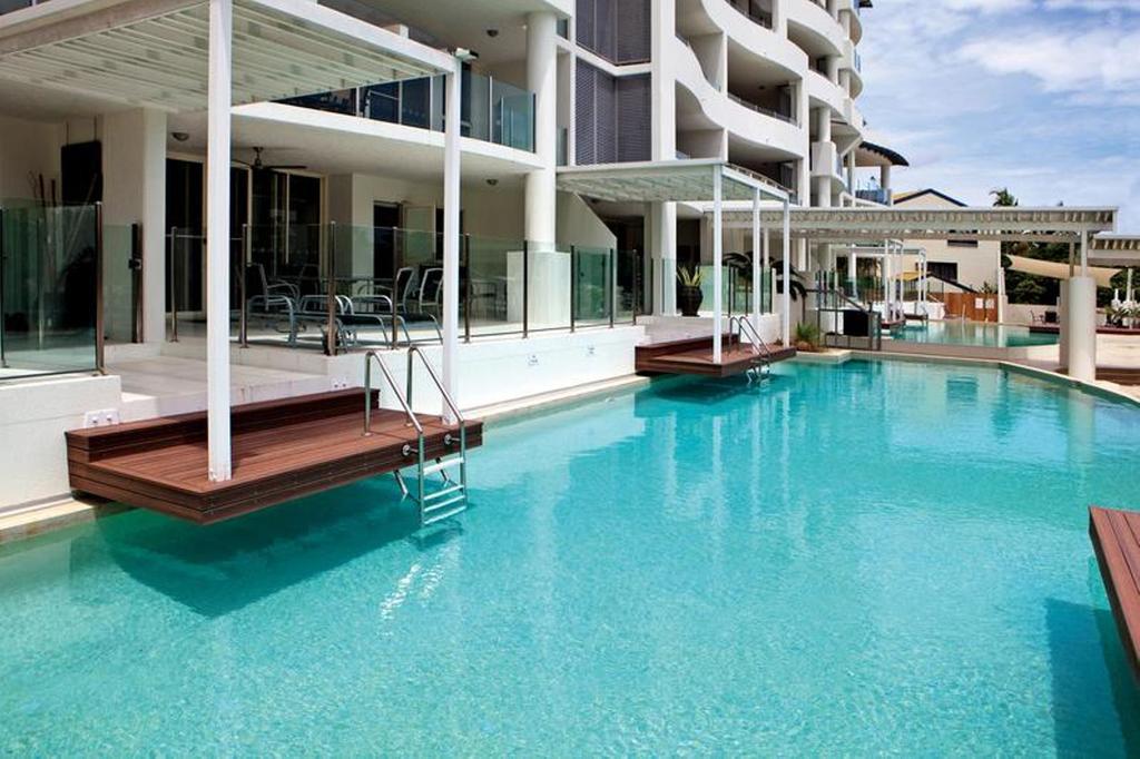 Corner Swim-Out Apartment
