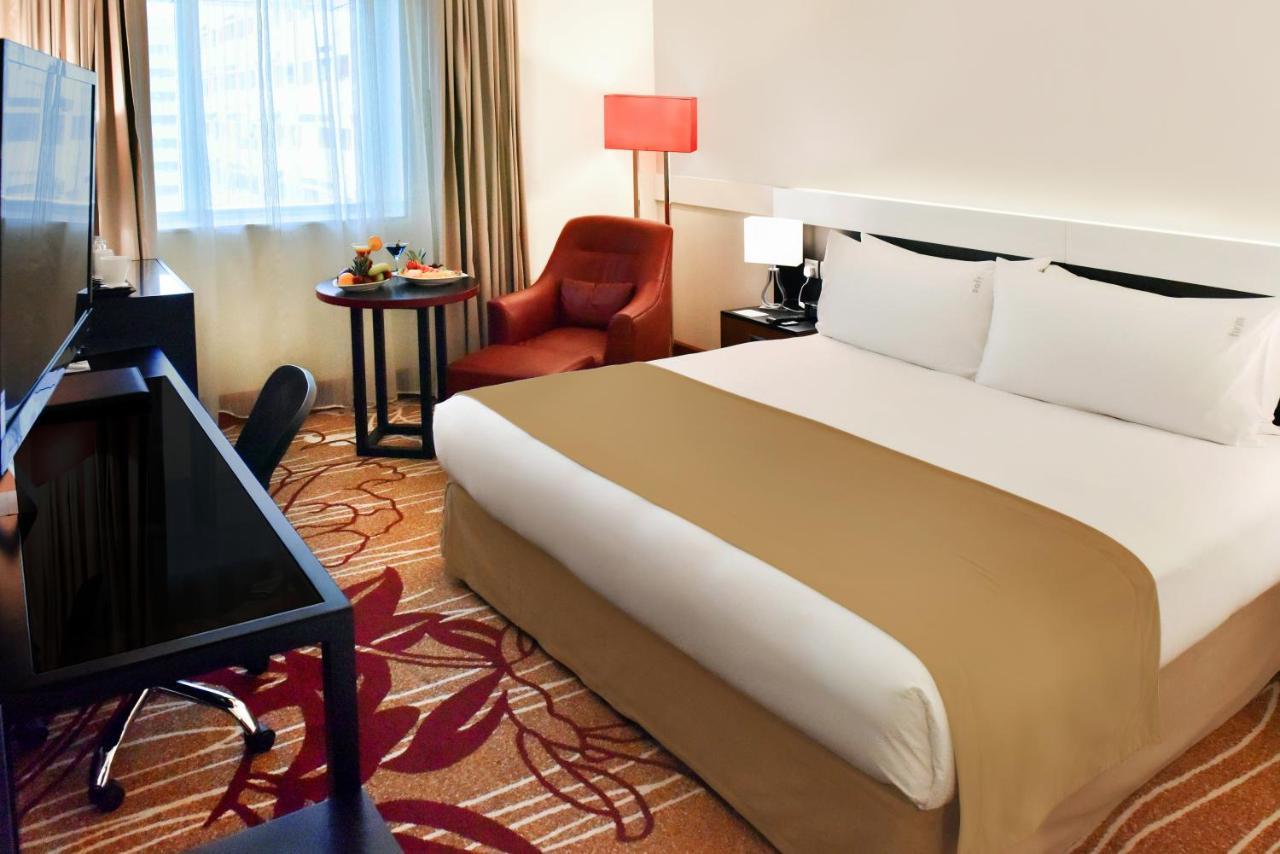 Superior Queen Room F&B