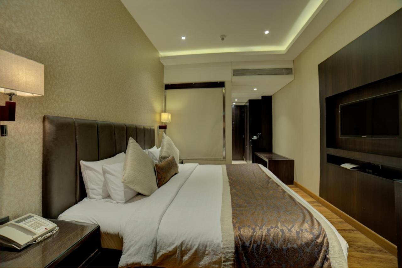 Executive Queen Room on Spa on F&B