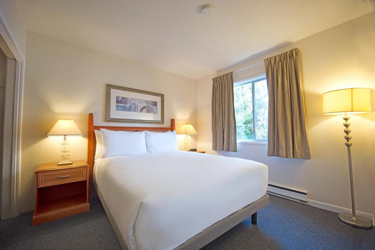 One-Bedroom Queen Suite,746528735:JPEG