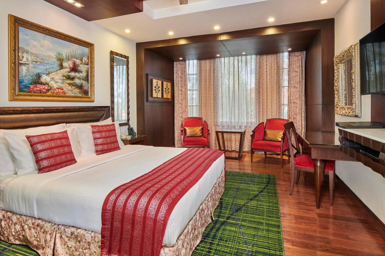 Deluxe King Room on Foods & Soft Beverages* 