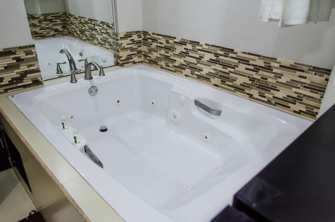 Suite with Spa Bath