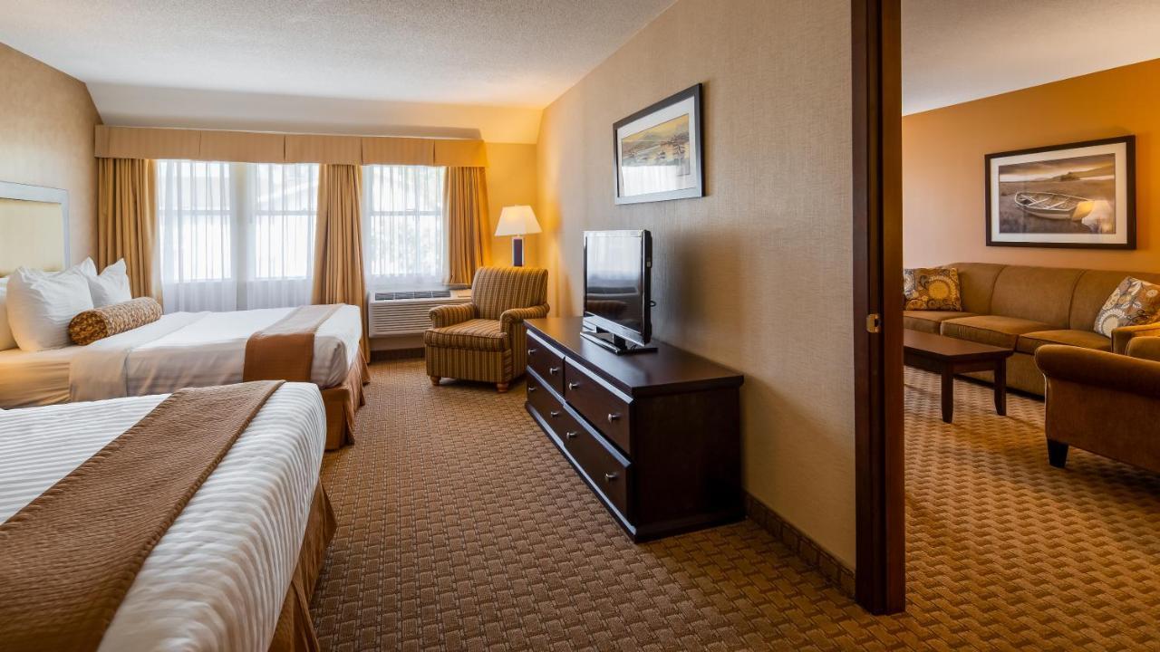 One-Bedroom Queen Suite with Two Queen Beds - Non-Smoking