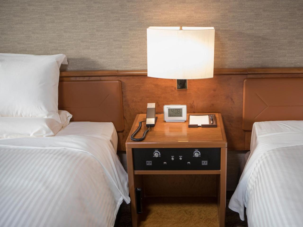 Standard Twin Room Non-Smoking Lower Floor