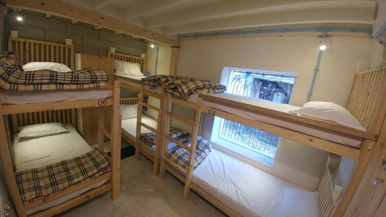 Bed 6-Bed Mixed Dormitory Room