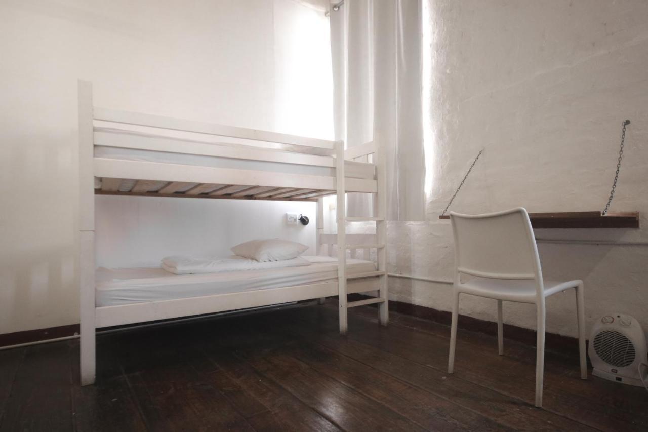 Bed 8-Bed Female Dormitory Room