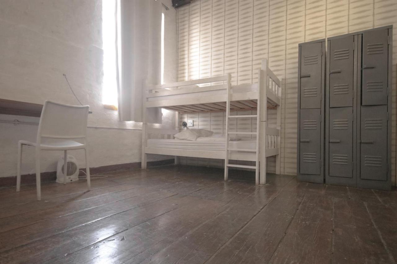 Bed 8-Bed Female Dormitory Room