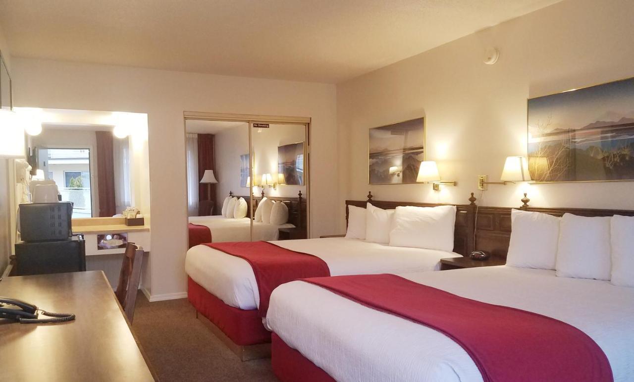 Deluxe Queen Room Two Queen Beds
