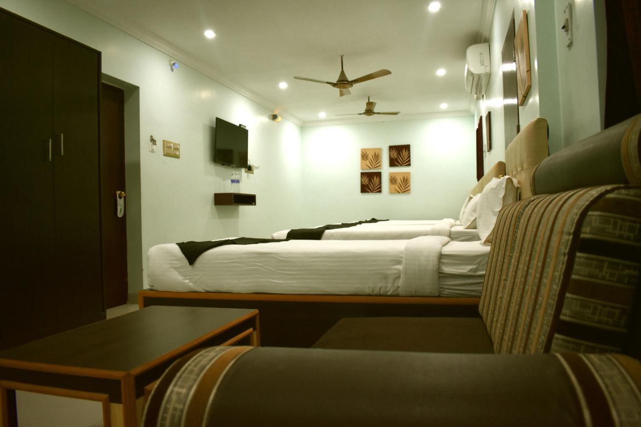 Standard Family Room,759011248:JPEG